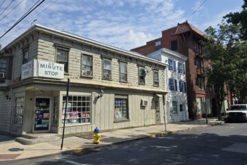 Minute Stop mini market at 75 W Louther St, Carlisle, PA 17013 in September 2026 on a sunny day